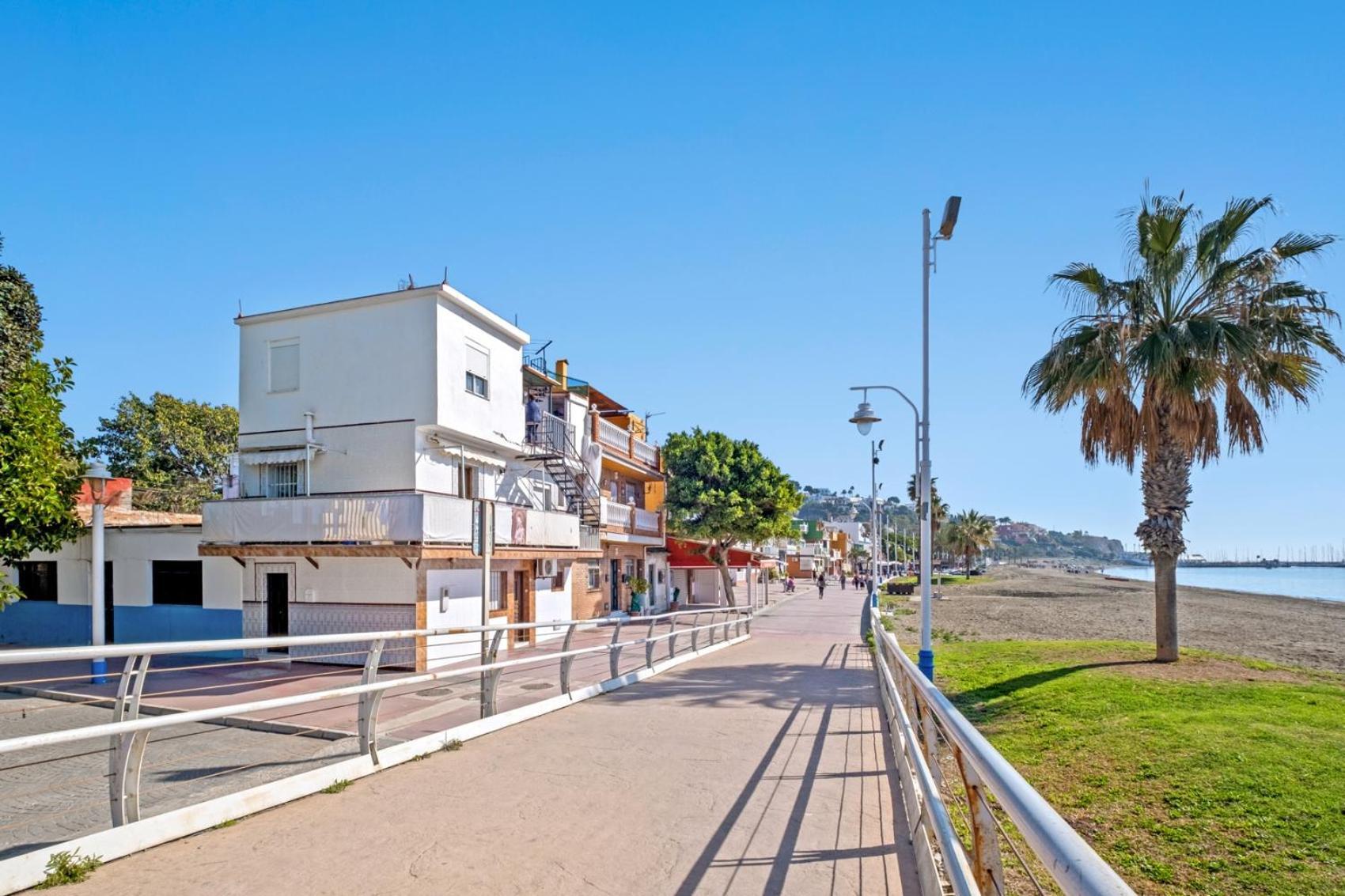 Apartamento Frente A La Playa Malaga Luaran gambar